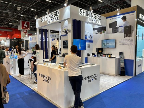 Shining 3D — IDEX 2024 · exhibition stand · Istanbul · Photographed on site (1/5)