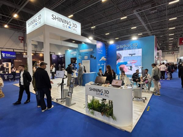 Shining 3D — IDEX 2026 · جناح معرض · إسطنبول · صورة ملتقطة في الموقع (1/5)