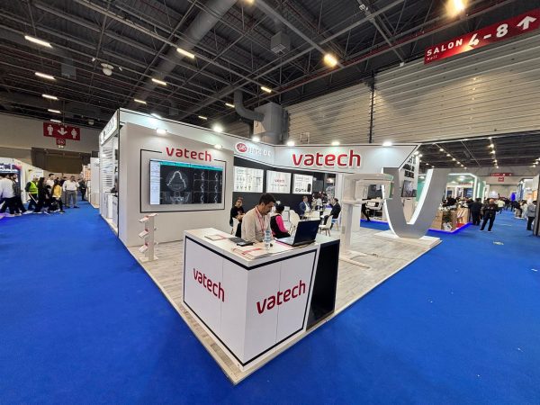 Vatech — IDEX 2025 · exhibition stand · Istanbul · Photographed on site (3/3)