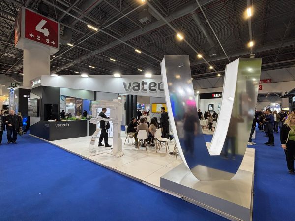 Vatech — IDEX 2026 · exhibition stand · Istanbul · Photographed on site (1/8)